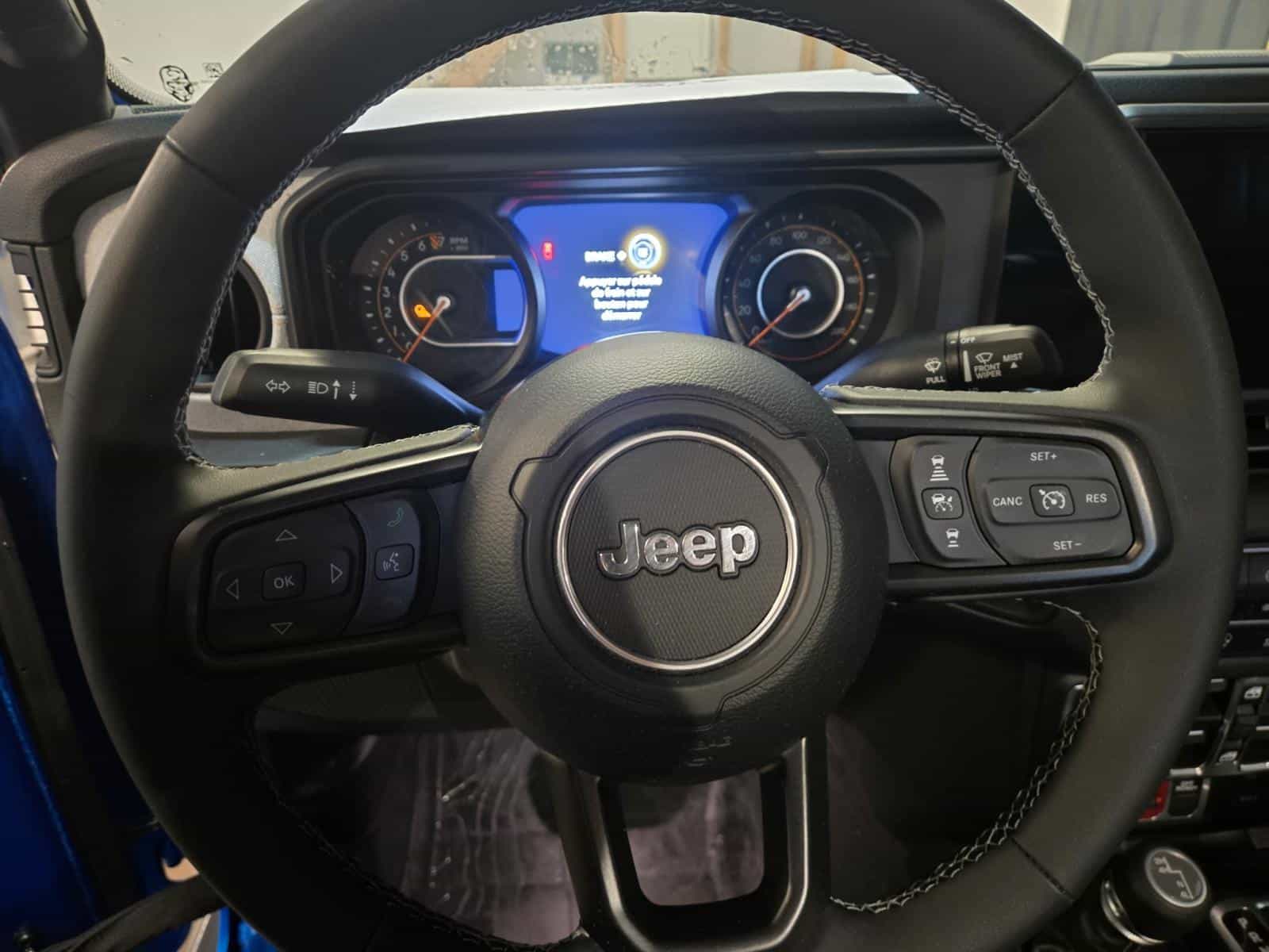 2025 Jeep Gladiator Willys - Image 13