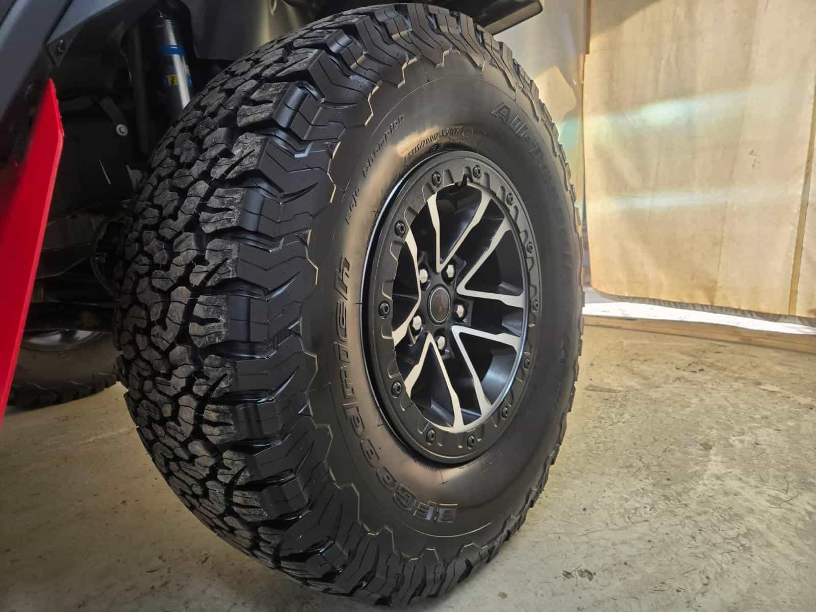 2025 Jeep Wrangler Rubicon X - Image 9