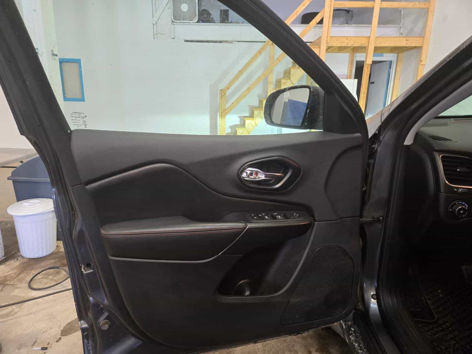 2020 Jeep CHEROKEE TRAILHAWK Trailhawk - Image 10