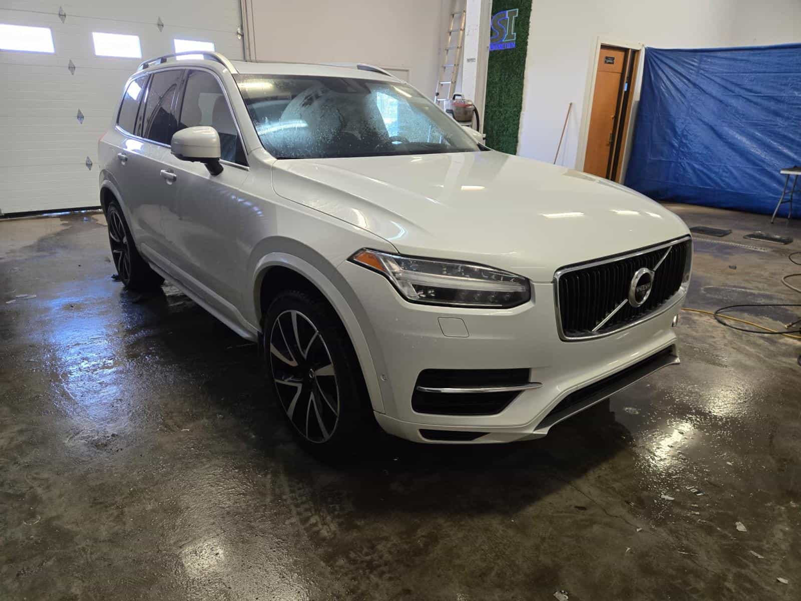 2018 Volvo XC90 Momentum - Image 3