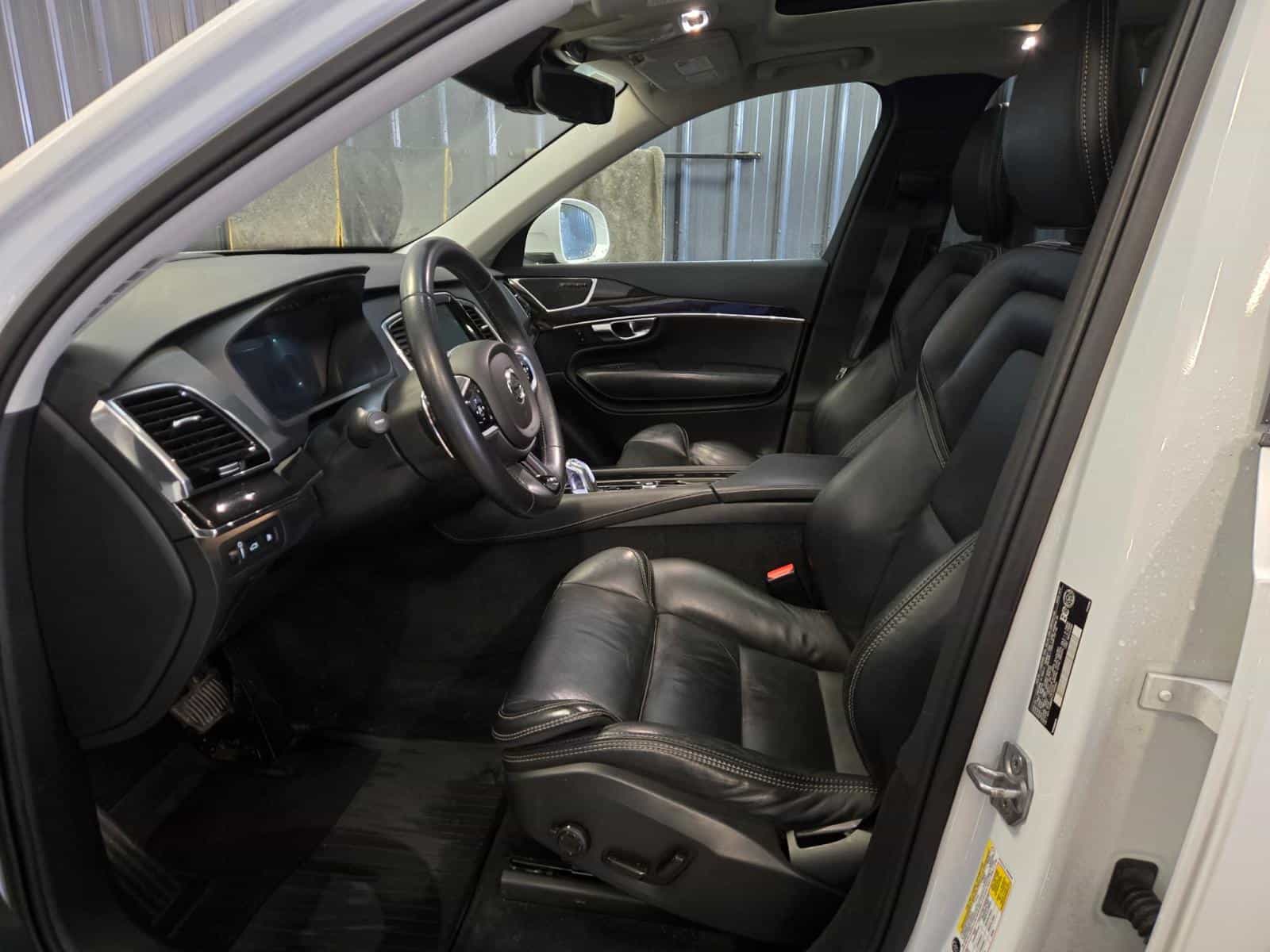 2018 Volvo XC90 Momentum - Image 9