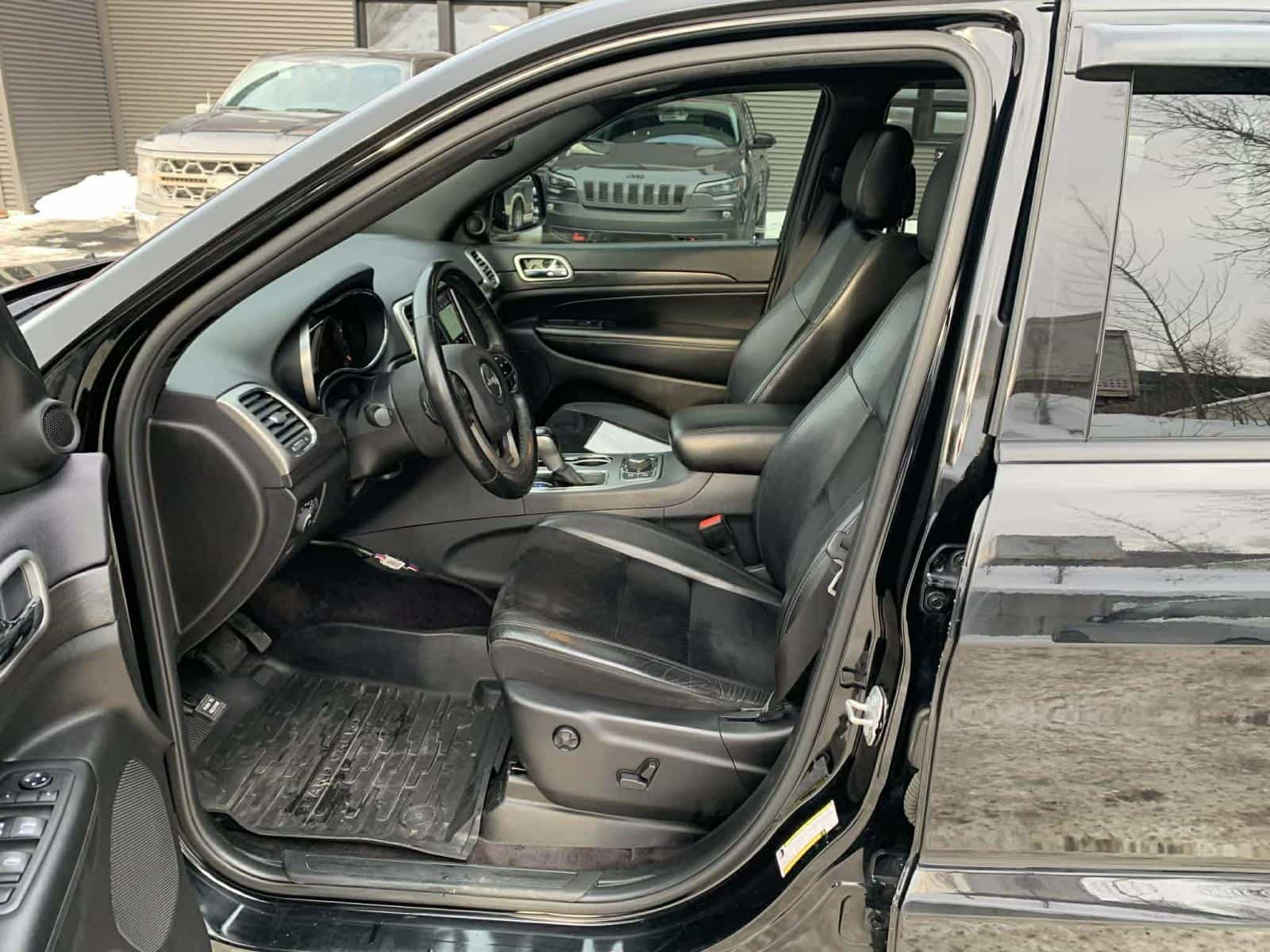 2018 Jeep Grand Cherokee Altitude IV - Image 13