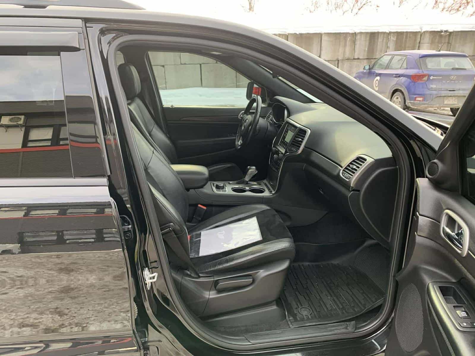 2018 Jeep GRAND CHEROKEE LAREDO/ALT Altitude IV - Image 12