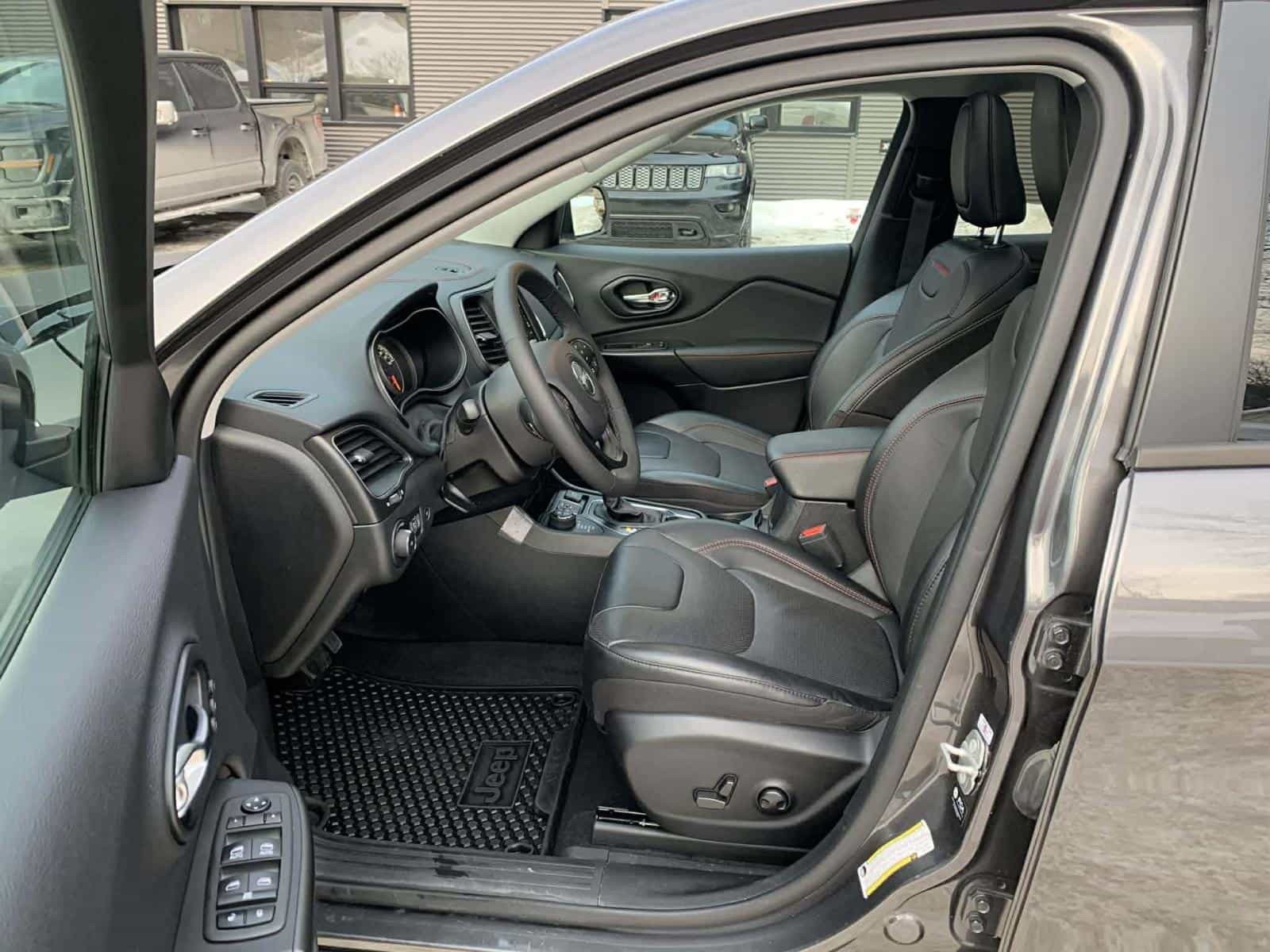 2023 Jeep CHEROKEE TRAILHAWK Trailhawk - Image 14