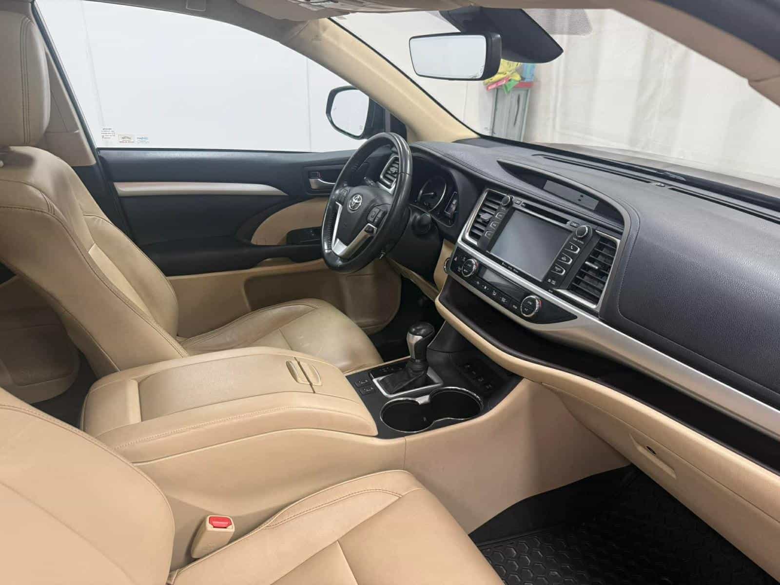 2018 Toyota Highlander XLE - Image 11