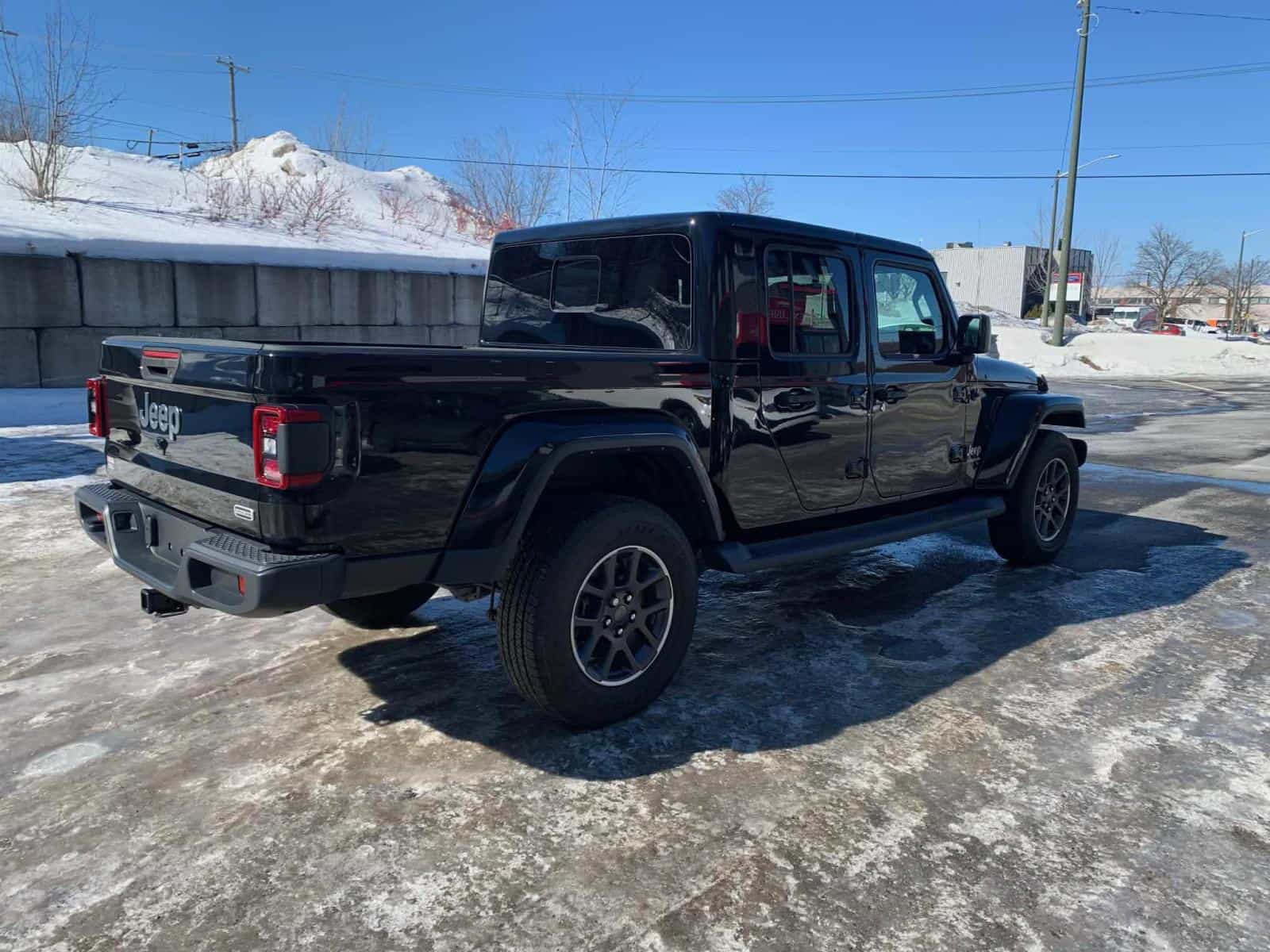 2022 Jeep Gladiator Overland - Image 6