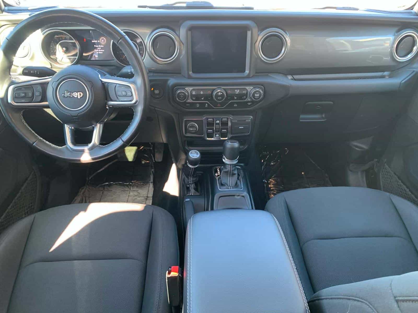 2022 Jeep Gladiator Overland - Image 12