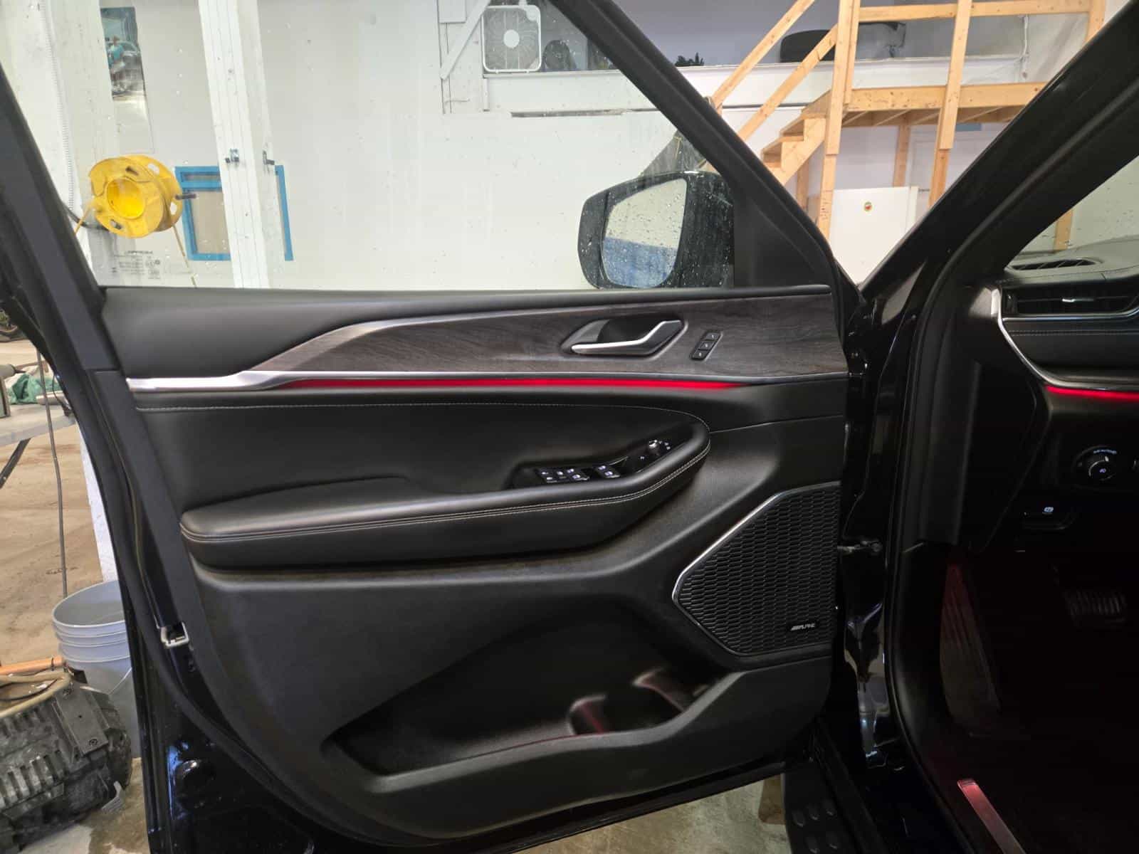 Image 9 Jeep Grand Cherokee Overland Overland 2023