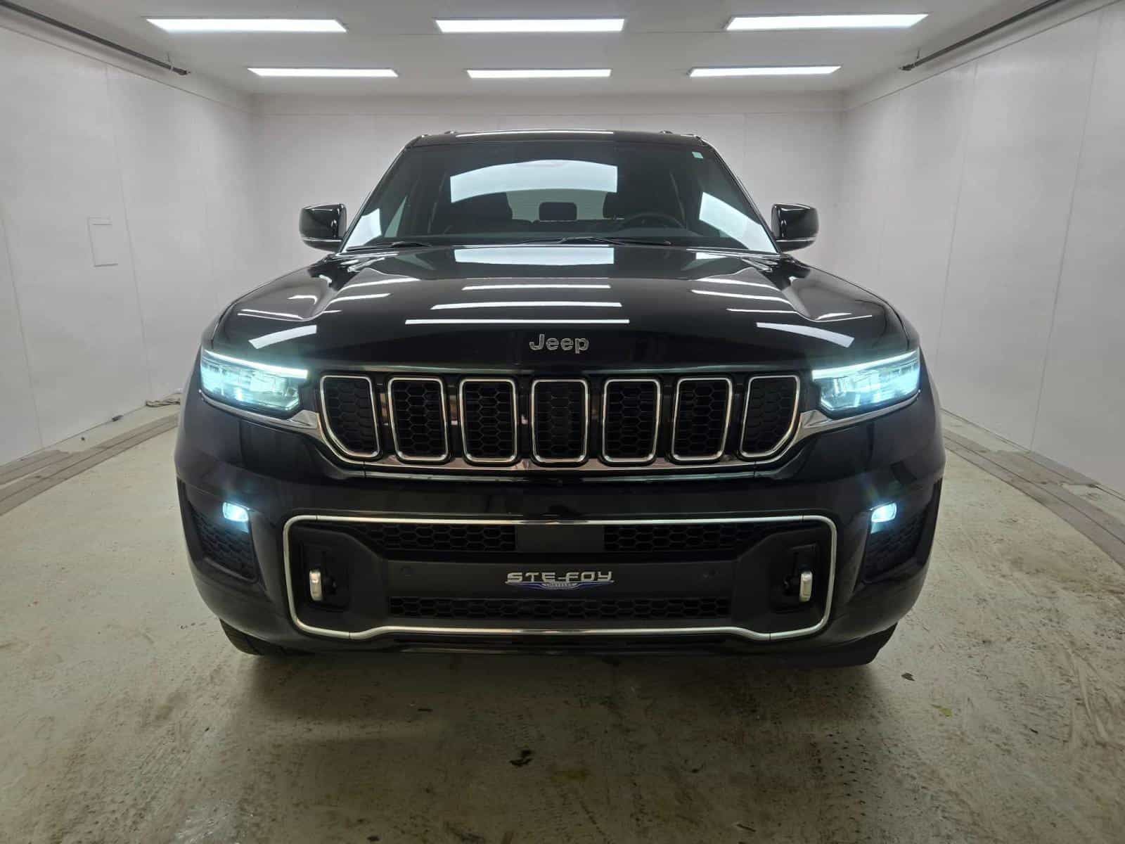 Image 3 Jeep Grand Cherokee Overland 2023