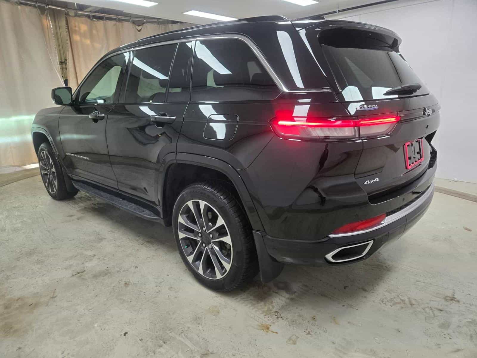 Image 5 Jeep Grand Cherokee Overland 2023