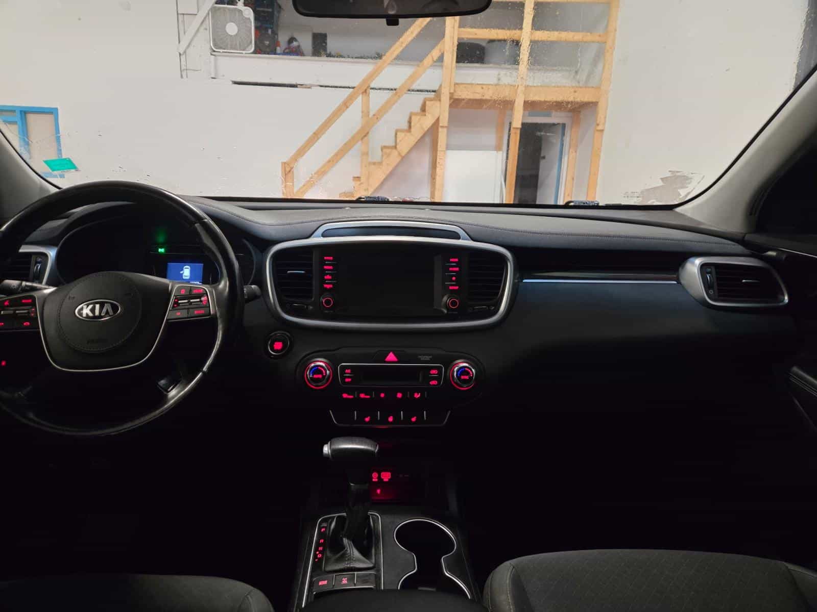 2020 Kia Sorento LX - Image 12