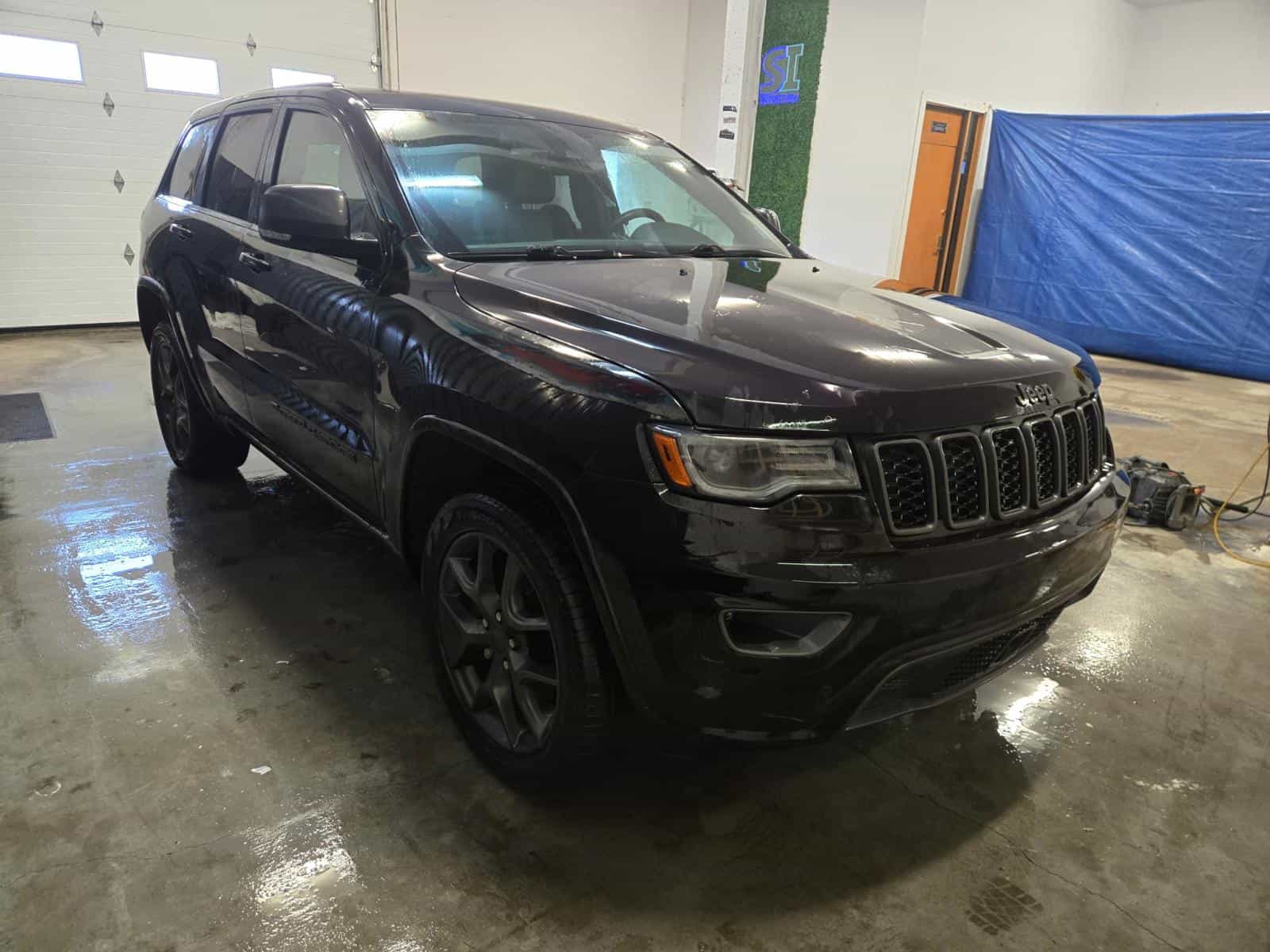 Image 3 Jeep Grand Cherokee Limited 80th Anniversary Edition 2021