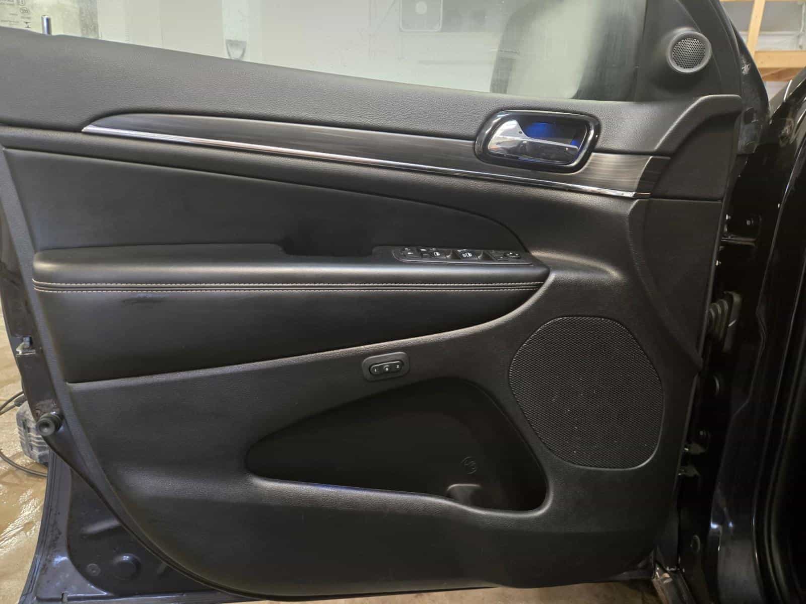 Image 10 Jeep Grand Cherokee Limited 80th Anniversary Edition 2021