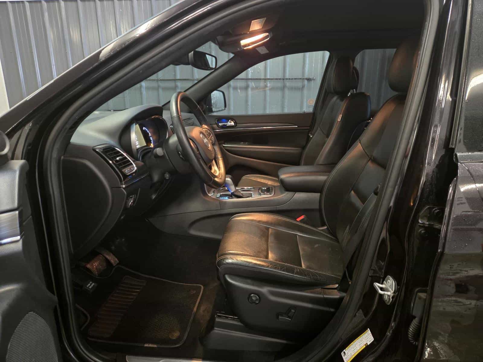 Image 11 Jeep Grand Cherokee Limited 80th Anniversary Edition 2021