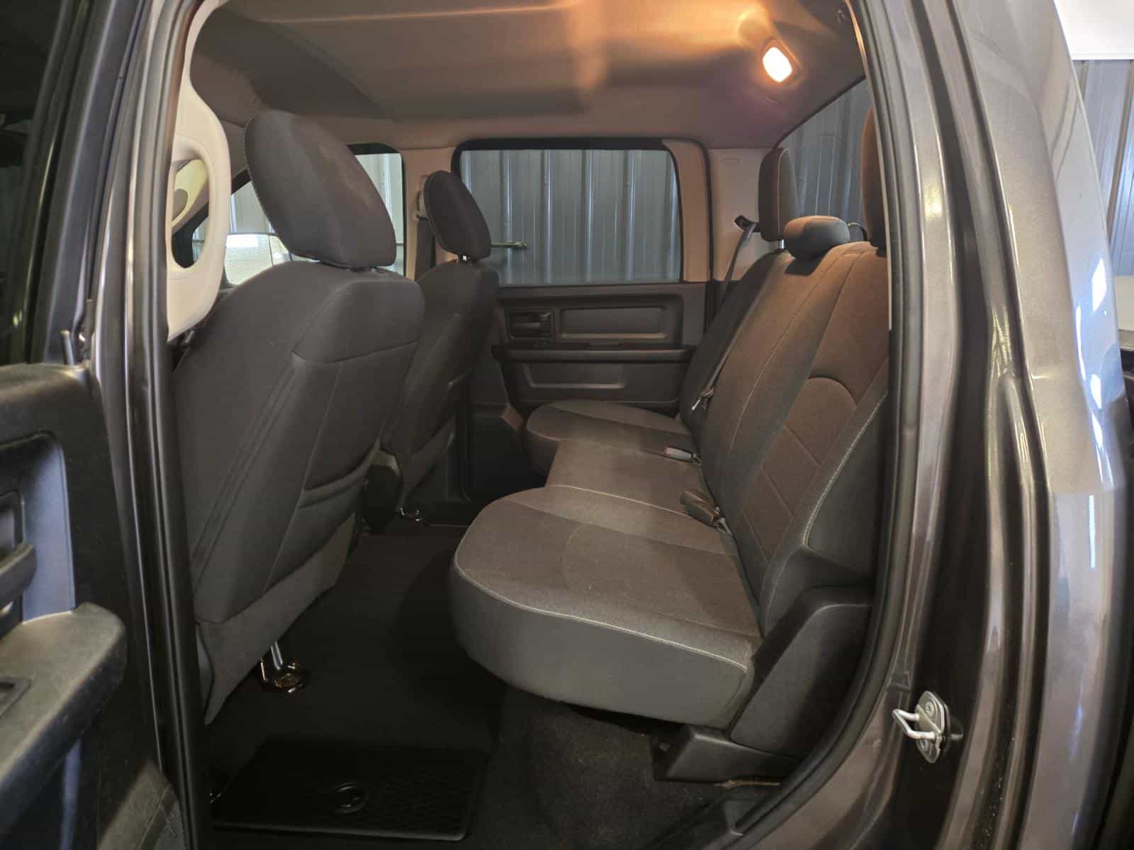 Image 10 RAM 1500 Classic Express 2021