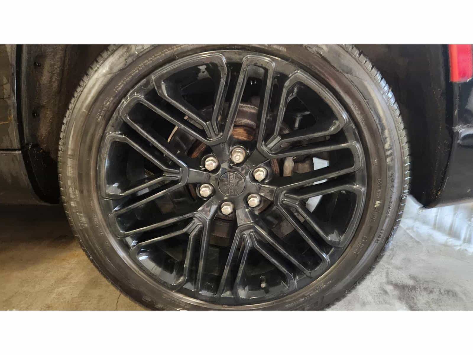 2022 Jeep Wagoneer Series III - Image 8