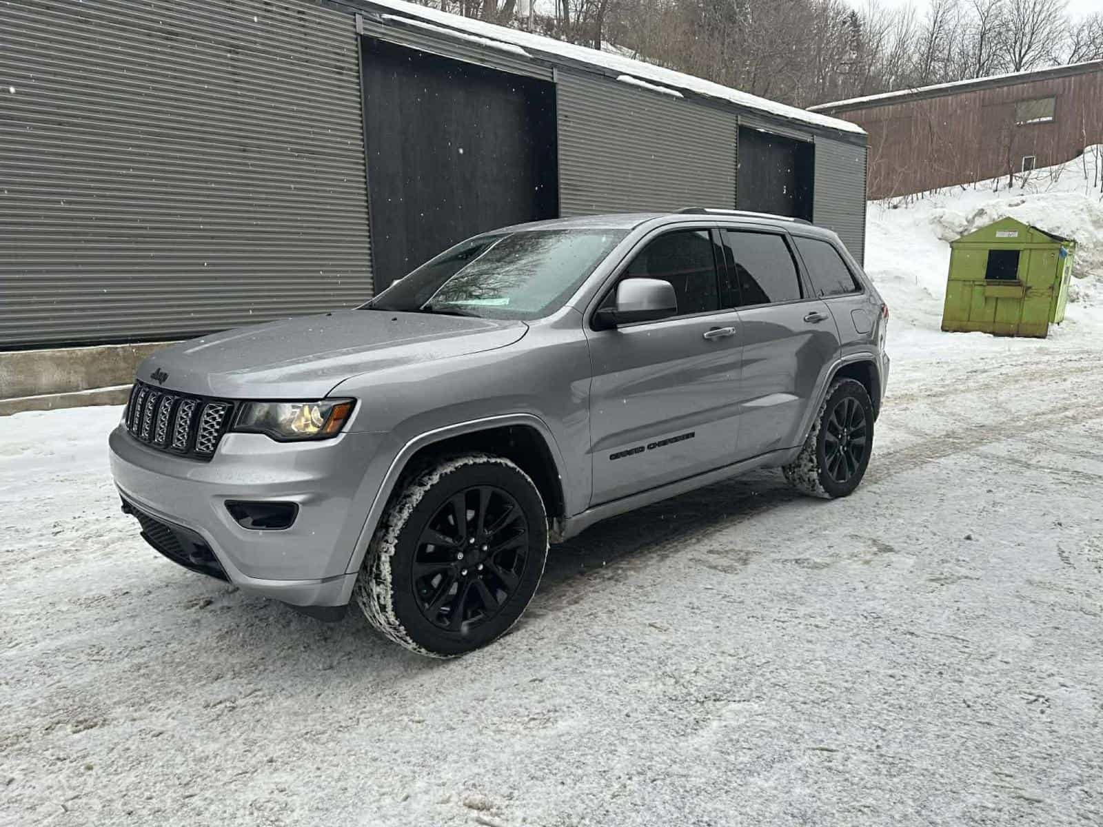 Image 1 Jeep GRAND CHEROKEE LAREDO/ALT Altitude 2019