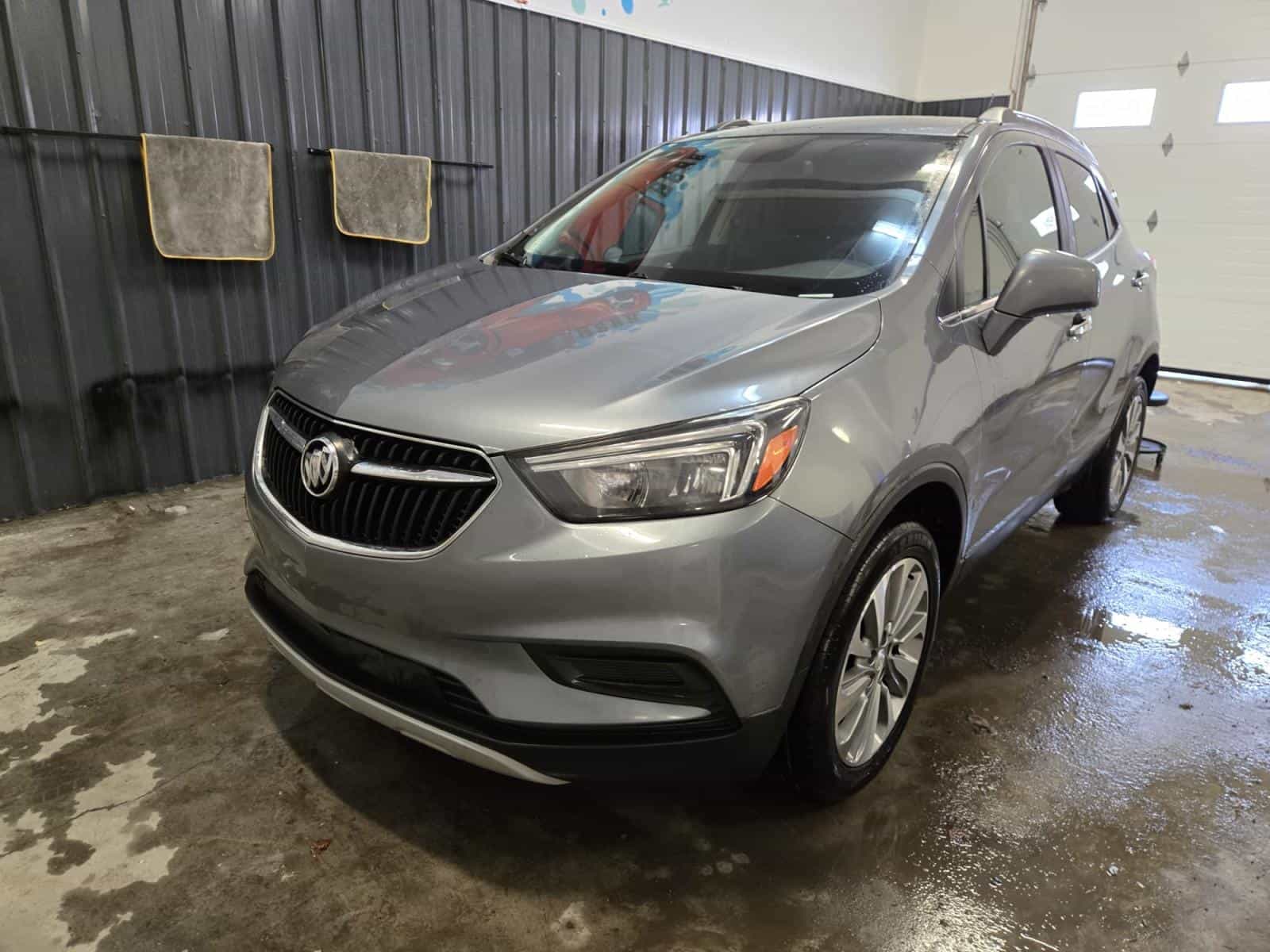 Image 1 Buick Encore Preferred 2020
