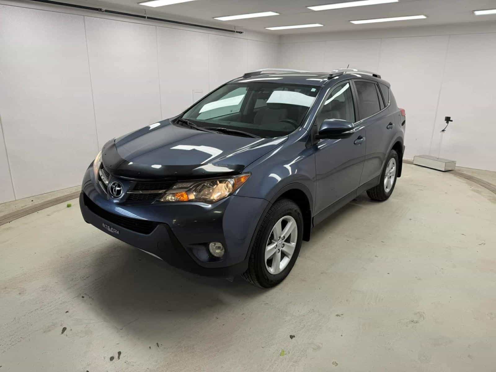 2013 Toyota Rav4 XLE - Image 1