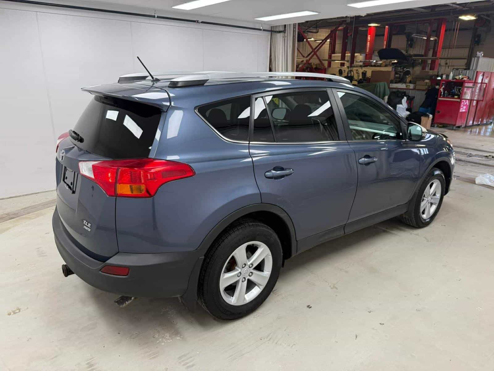 Image 4 Toyota Rav4 XLE 2013
