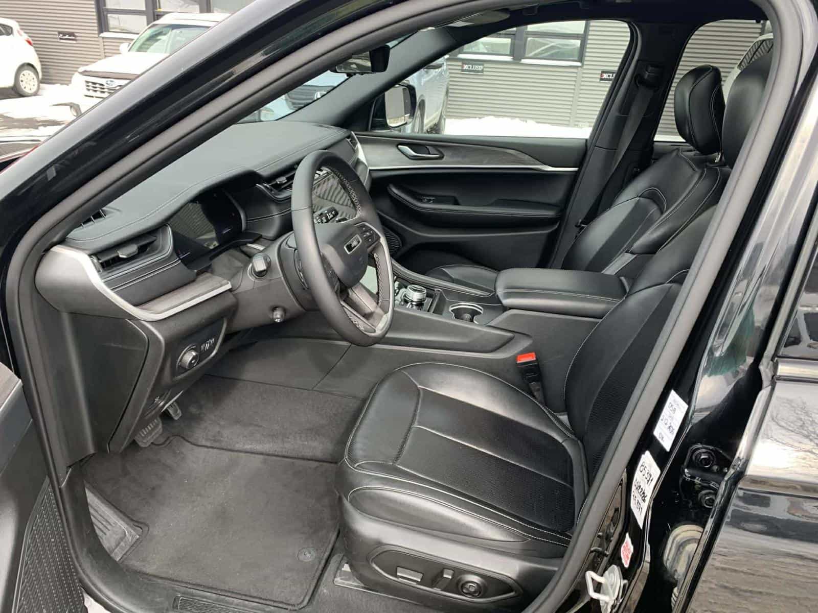 2024 Jeep Grand Cherokee L Limited - Image 15