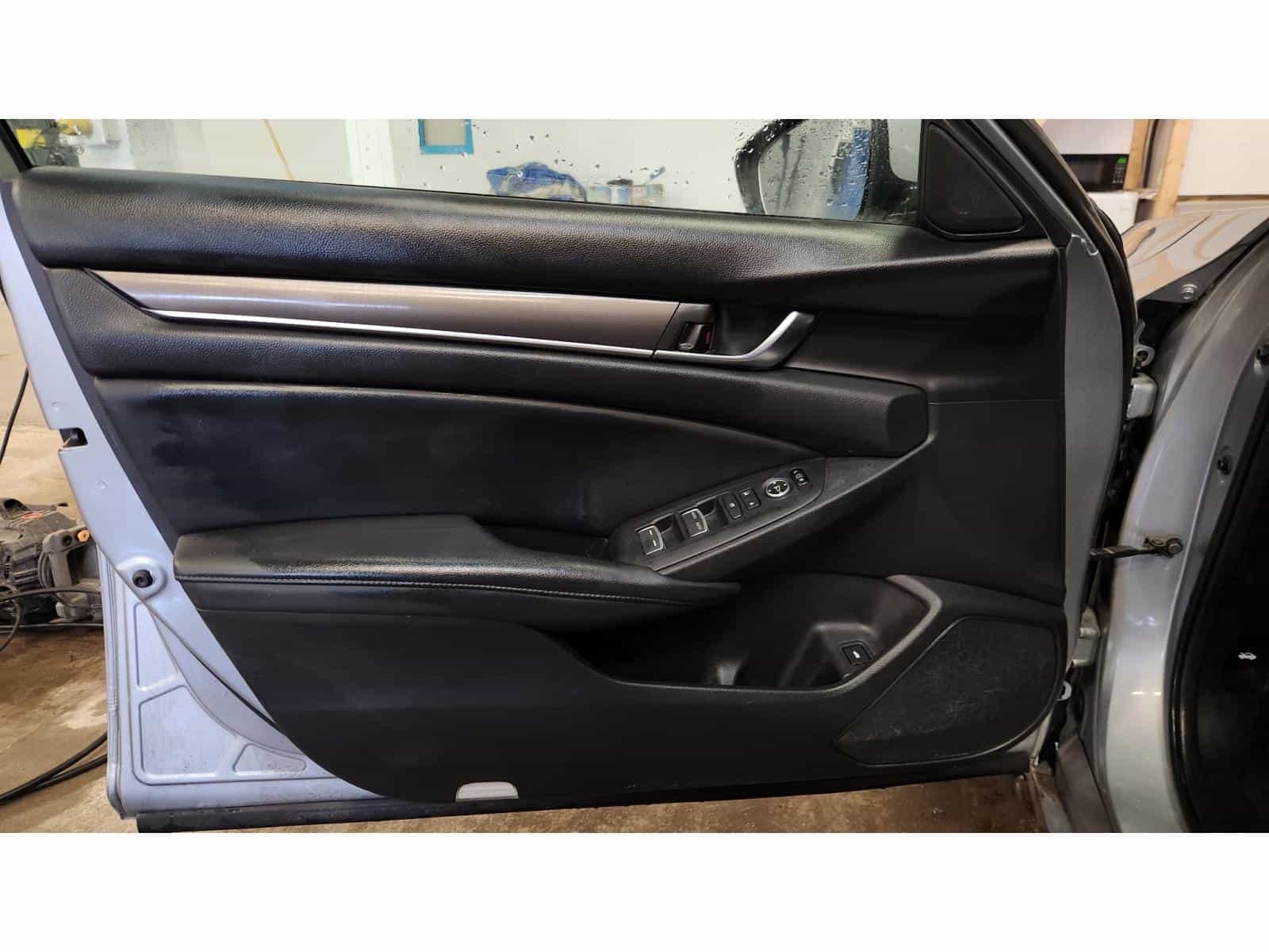 2018 Honda Accord LX - Image 9