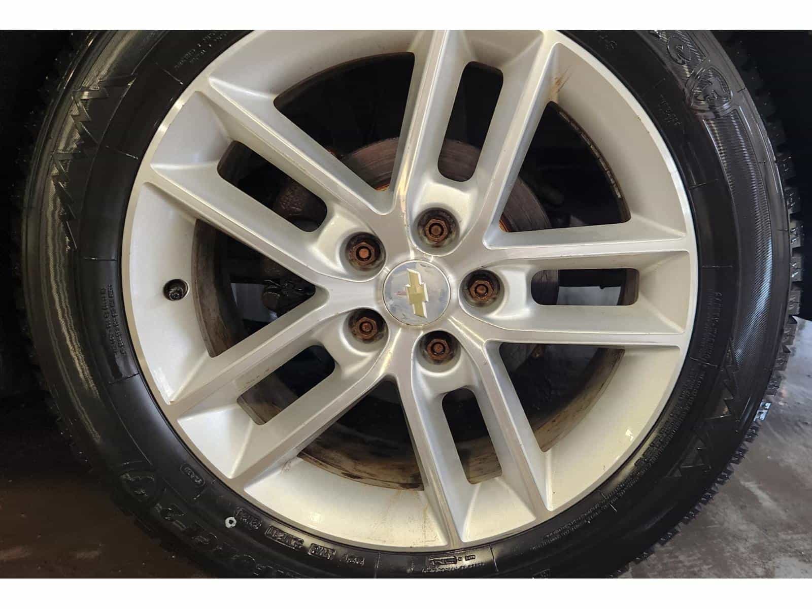 2008 Chevrolet Impala LTZ - Image 10