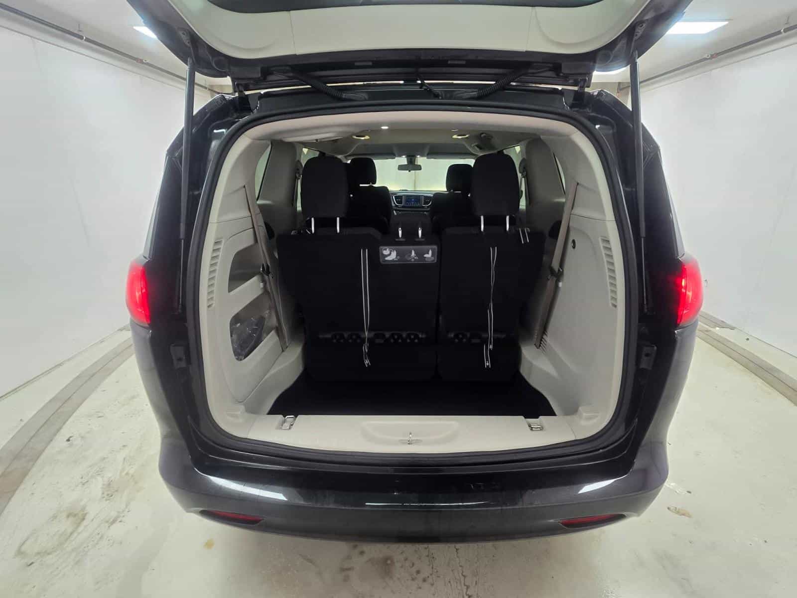 Image 8 Chrysler Grand Caravan SXT 2021