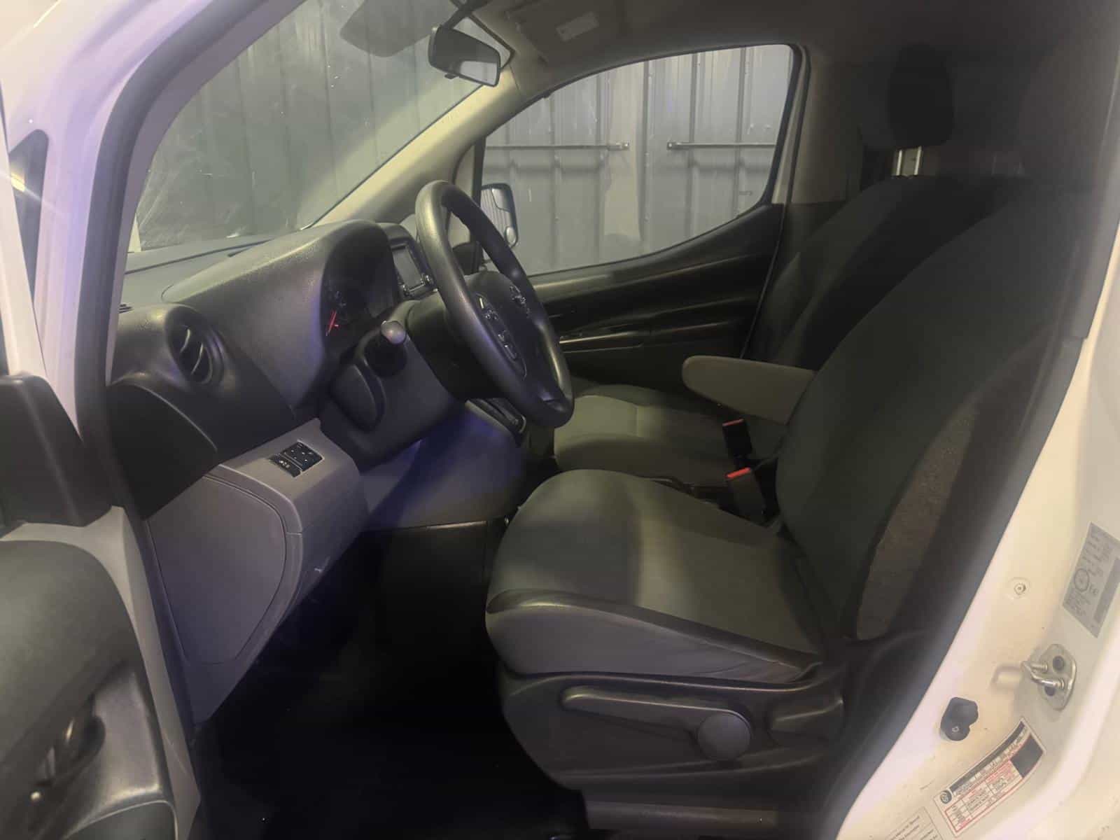 Image 10 Nissan NV SV 2019