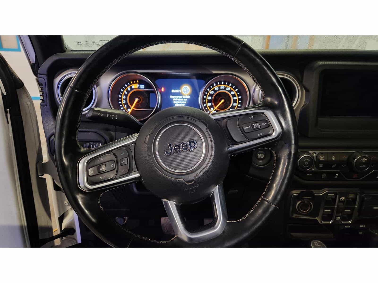 2018 Jeep Wrangler Unlimited Sahara - Image 13