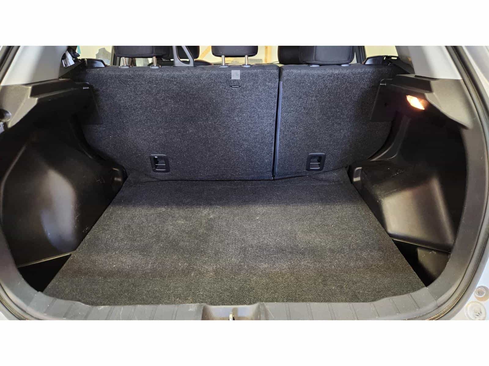 2014 Nissan Versa Note SV - Image 9