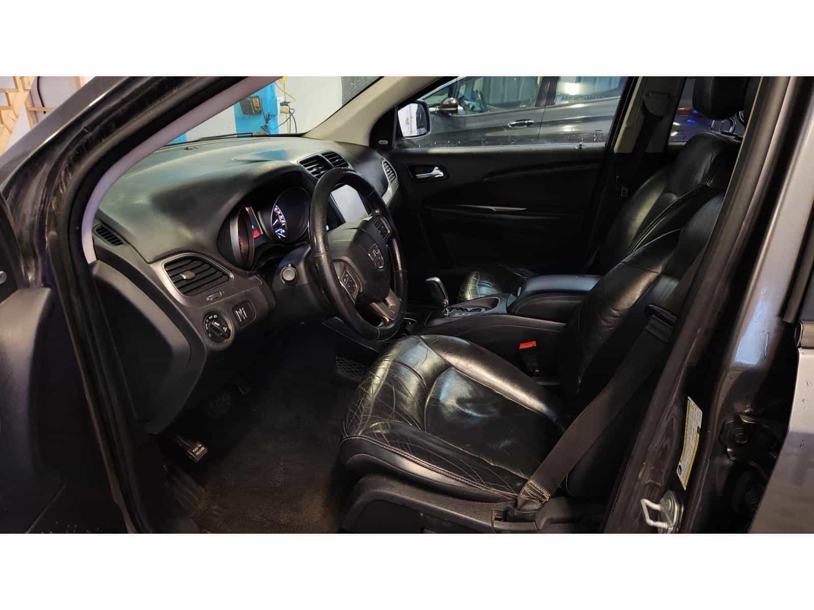 2018 Dodge Journey Crossroad - Image 11