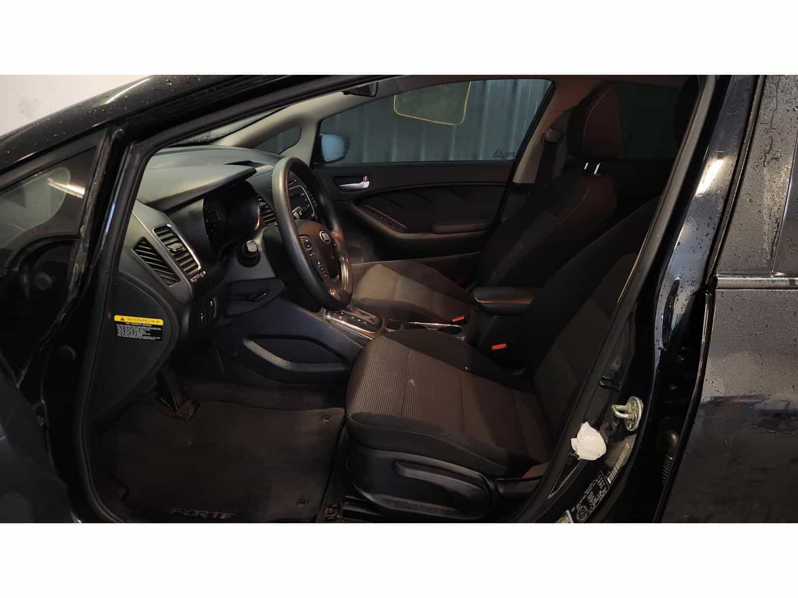 2017 Kia Forte LX - Image 9