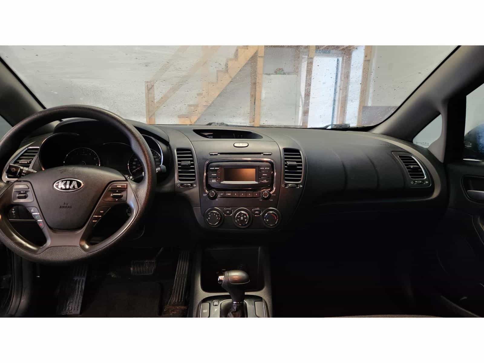 2017 Kia Forte LX - Image 11