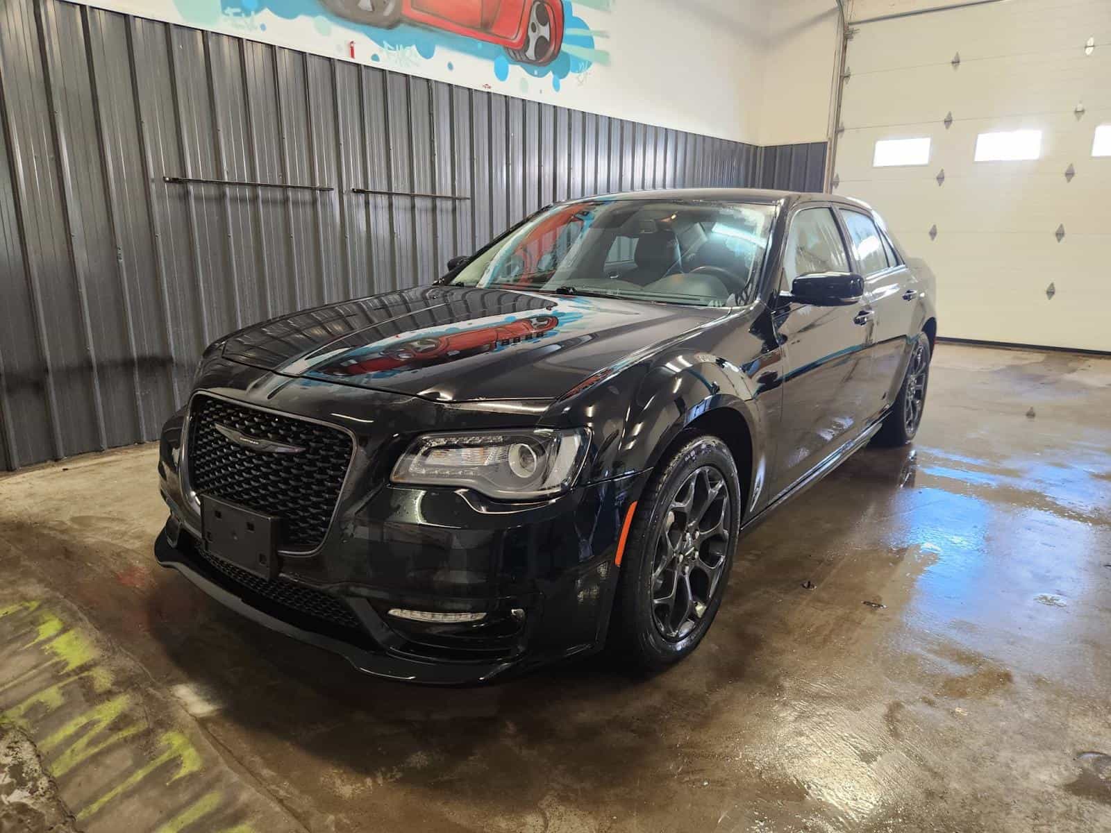 Image 1 Chrysler 300 Touring L 2022