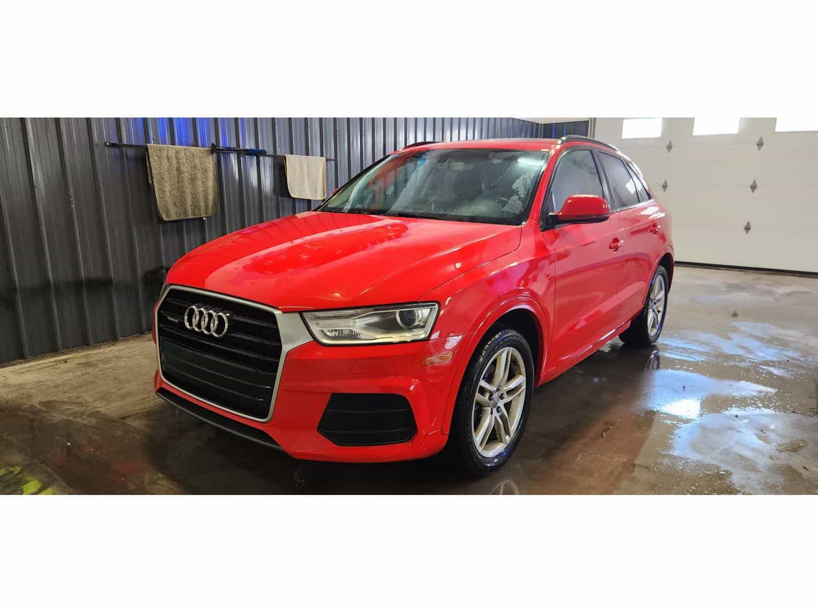 2016 Audi Q3 Komfort - Image 1