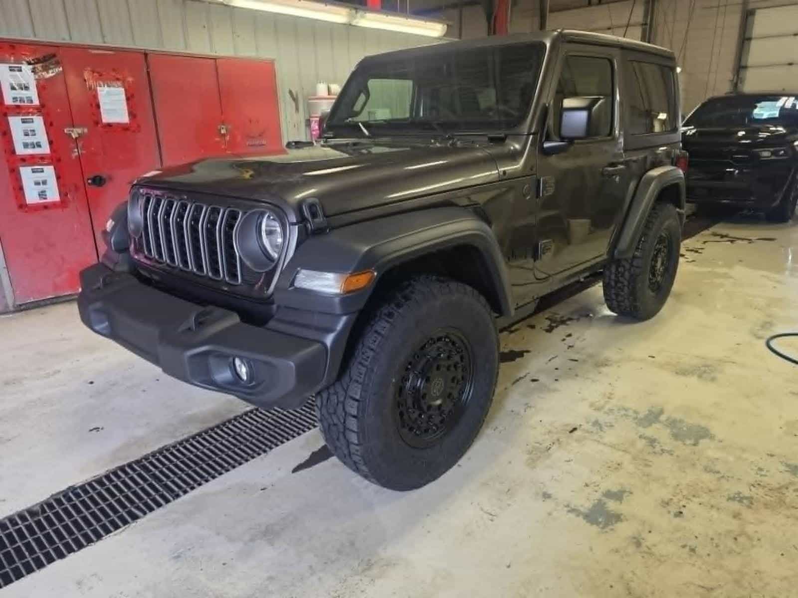 Image 1 Jeep Wrangler Sport 2026