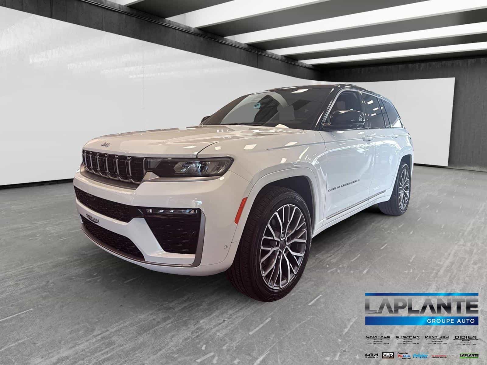 2026 Jeep Grand Cherokee Summit - Image 1