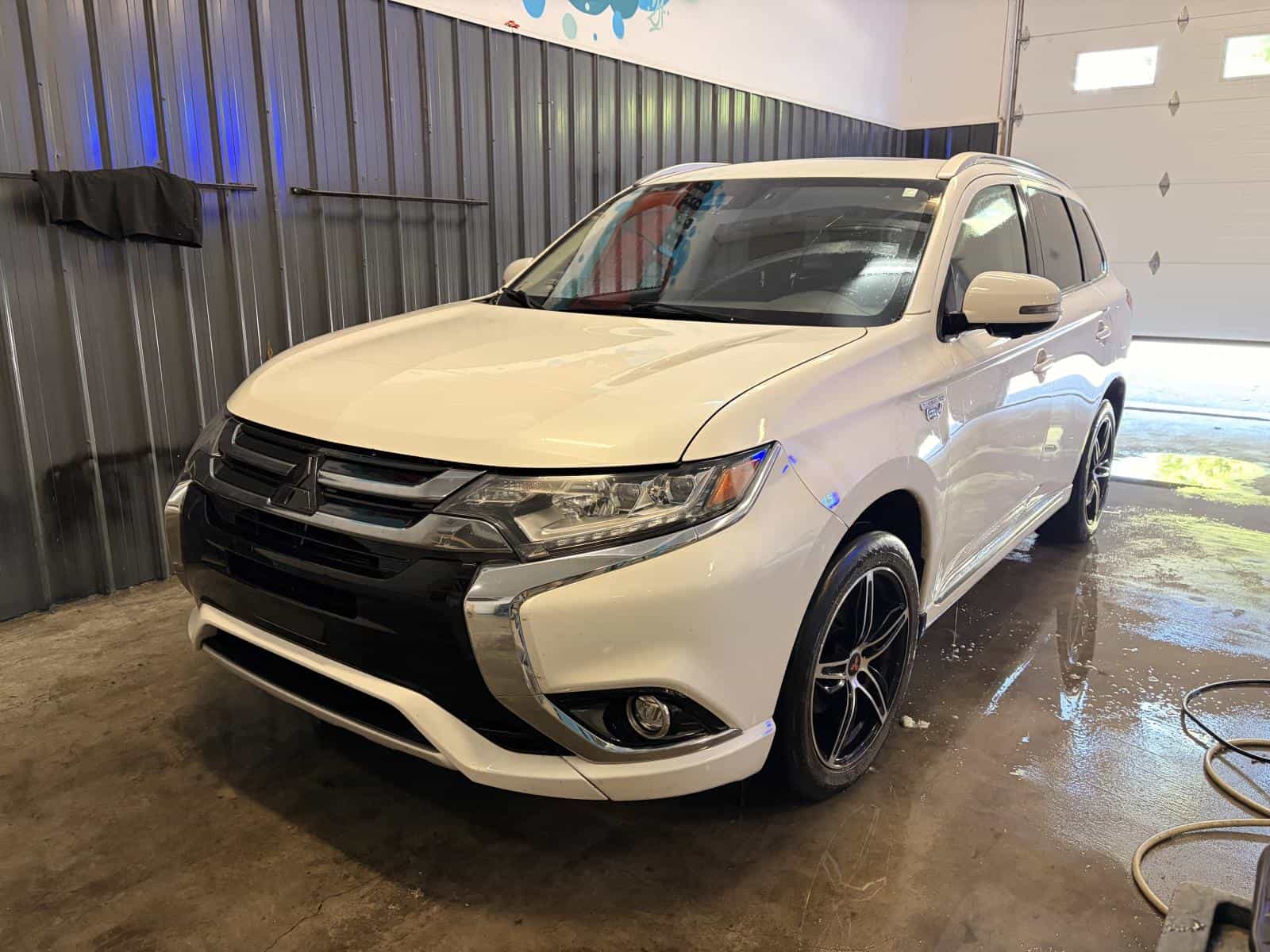 2018 Mitsubishi Outlander GT - Image 1