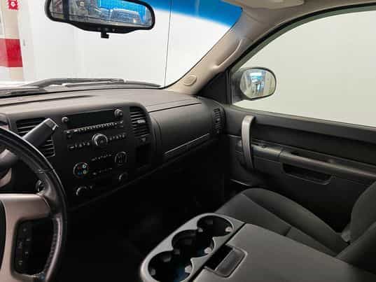 2011 GMC Sierra Hybrid - Image 12