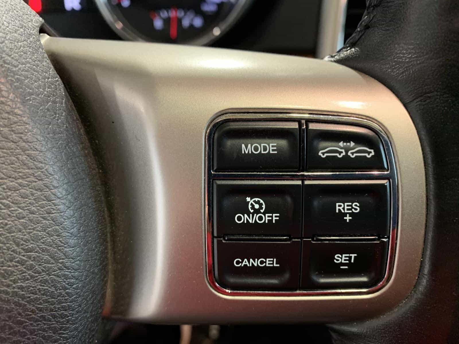 2011 Jeep Grand Cherokee Overland Overland - Image 19