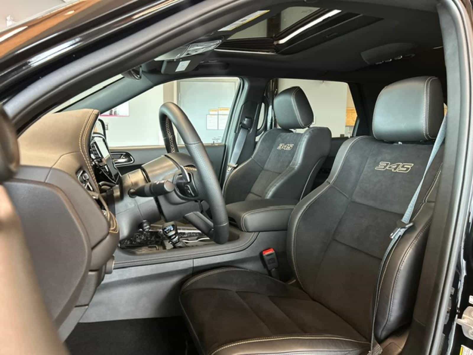 2025 Dodge Durango R/T (22J) - Image 8