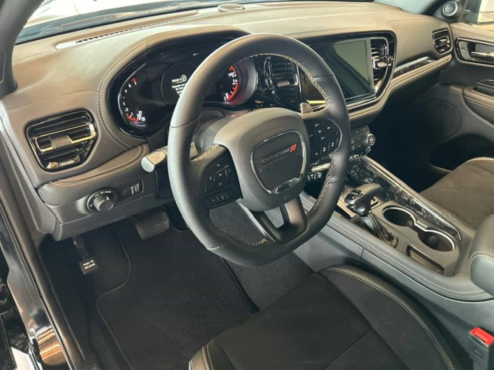 2025 Dodge Durango R/T (22J) - Image 9