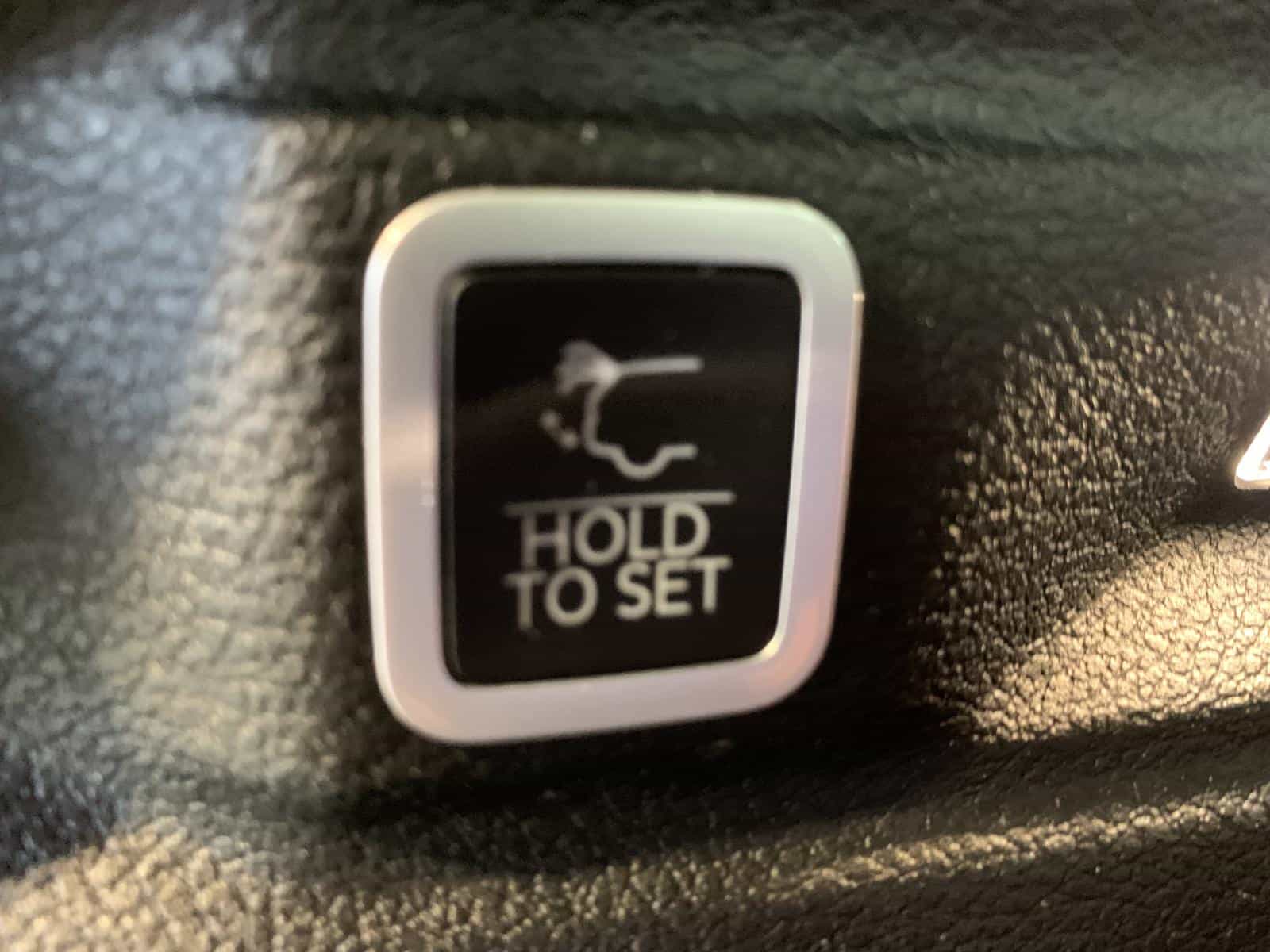 2024 Jeep Grand Cherokee L Laredo - Image 11