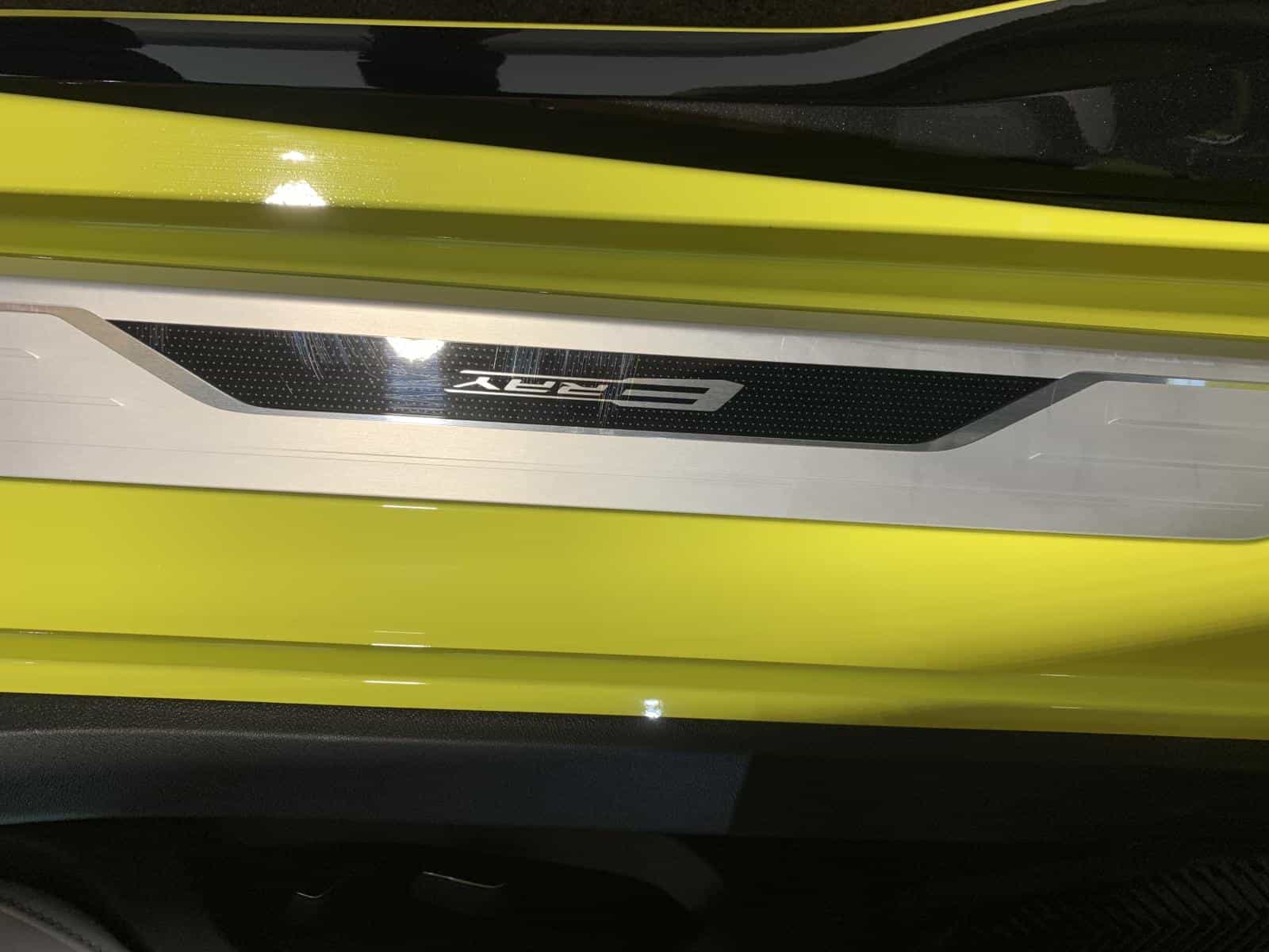 2024 Chevrolet Corvette E-Ray 1LZ - Image 25