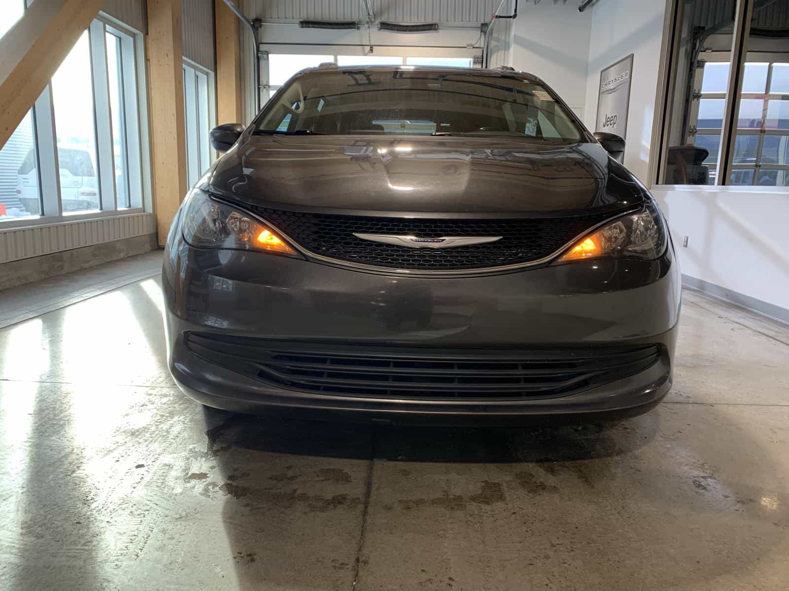 2019 Chrysler Pacifica Touring - Image 5
