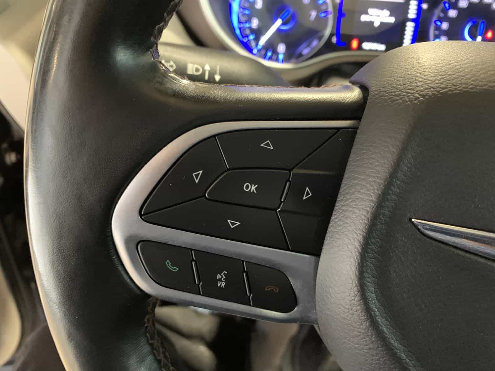 2019 Chrysler Pacifica Touring - Image 19
