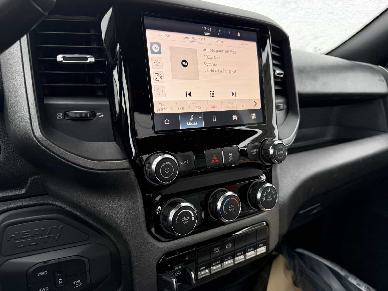 2025 RAM Chassis Cab 5500 Tradesman - Image 8