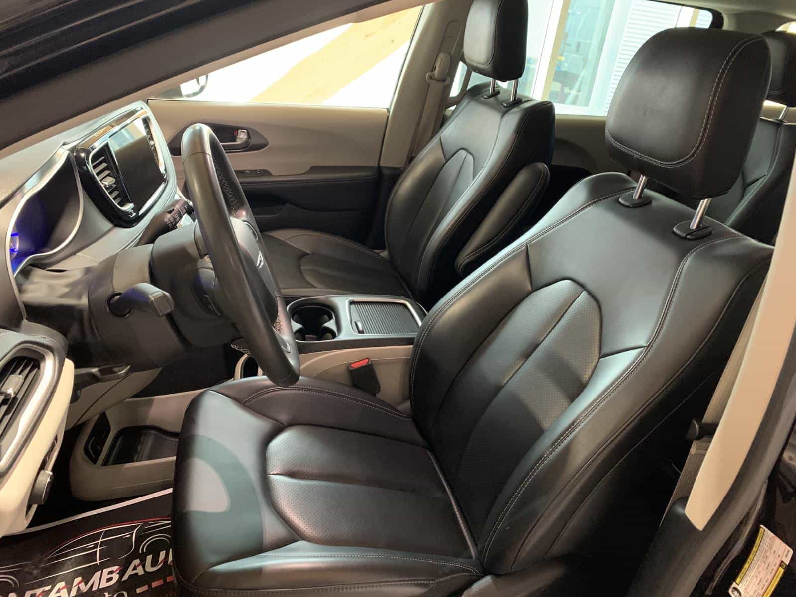 2023 Chrysler Pacifica Hybrid Touring L Hybrid Touring L - Image 8