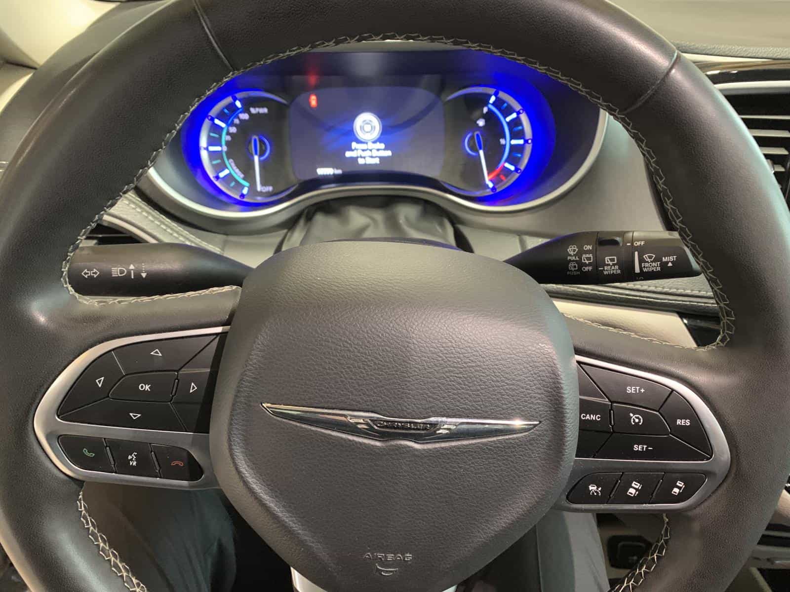 2023 Chrysler Pacifica Hybrid Touring L - Image 12